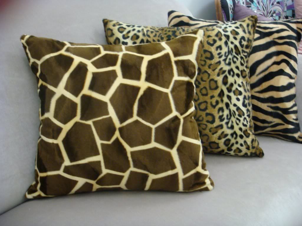Giraffe Throw Pillow Cover