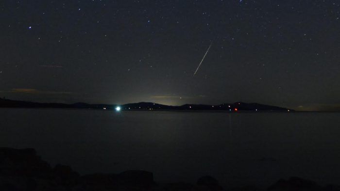 meteor-during-Leonids-San-Juan-Islands-James-Younger-11-18-2015-e1466849147162_zpstltpc96e - Hướng dẫn quan sát các trận mưa sao băng 2016