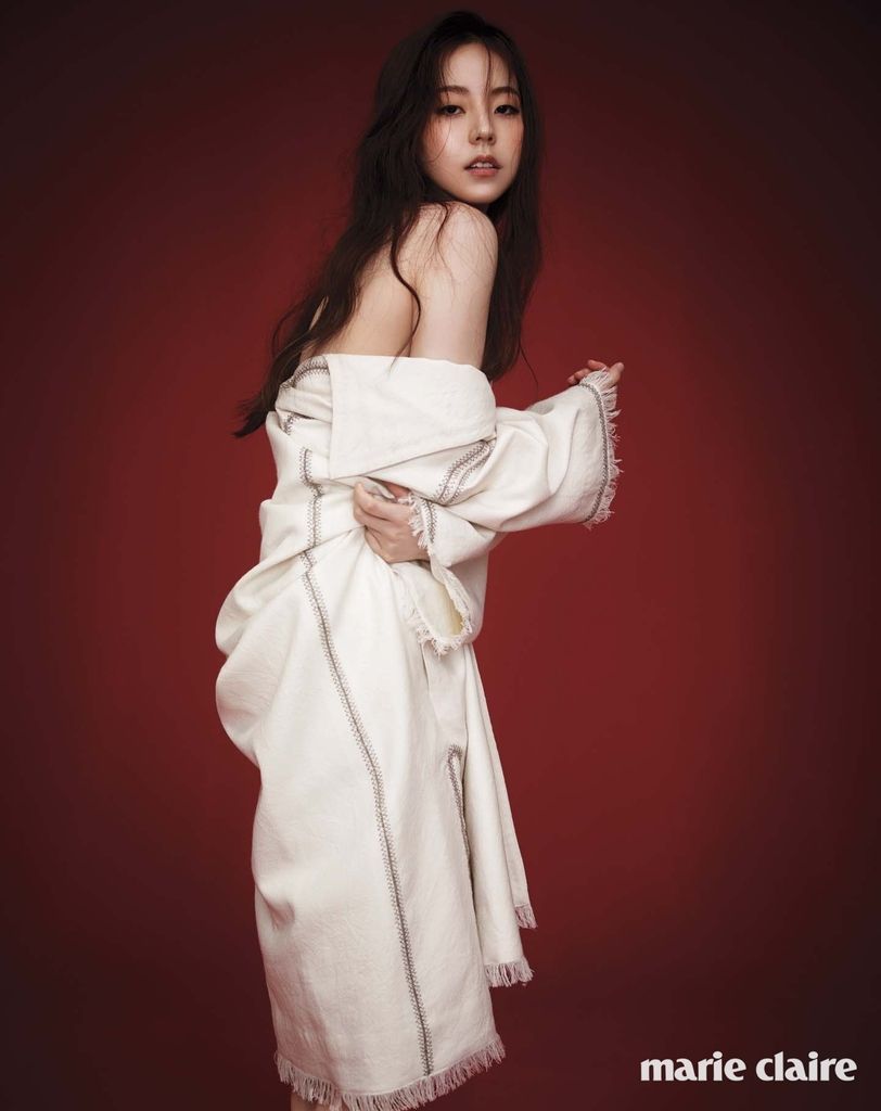  photo Ahn So-hee for Marie Claire Korea  2_zps5b0vqt8c.jpg