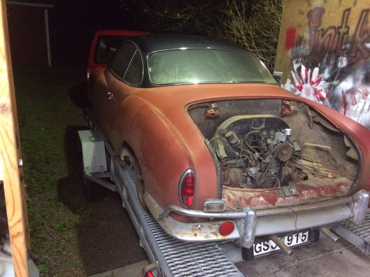 http://i1168.photobucket.com/albums/r498/Intekungen/Karmann%20Ghia/IMG_7754.jpg